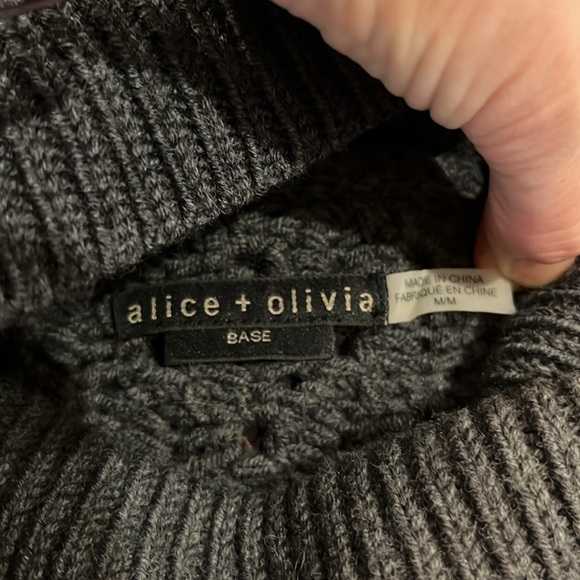 VGUC Alice + Olivia dark grey 100% wool patterned long sleeve cowl neck sweater - Picture 6 of 9
